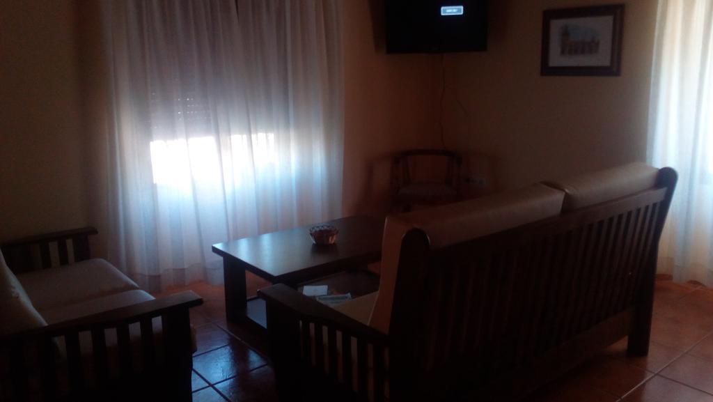 Apartamentos Rurales Casas De Los Maestros Talarrubias Exterior foto